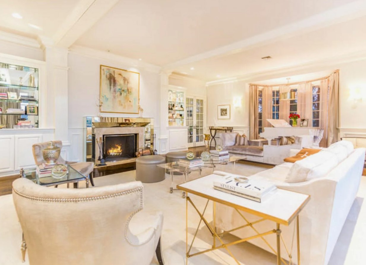 Золото снова в моде: и ёлка Дженнифер Лопес это доказывает