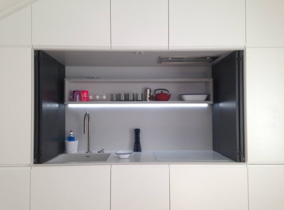 Кухня, которая исчезает: почему invisible kitchens становятся новым стандартом интерьера