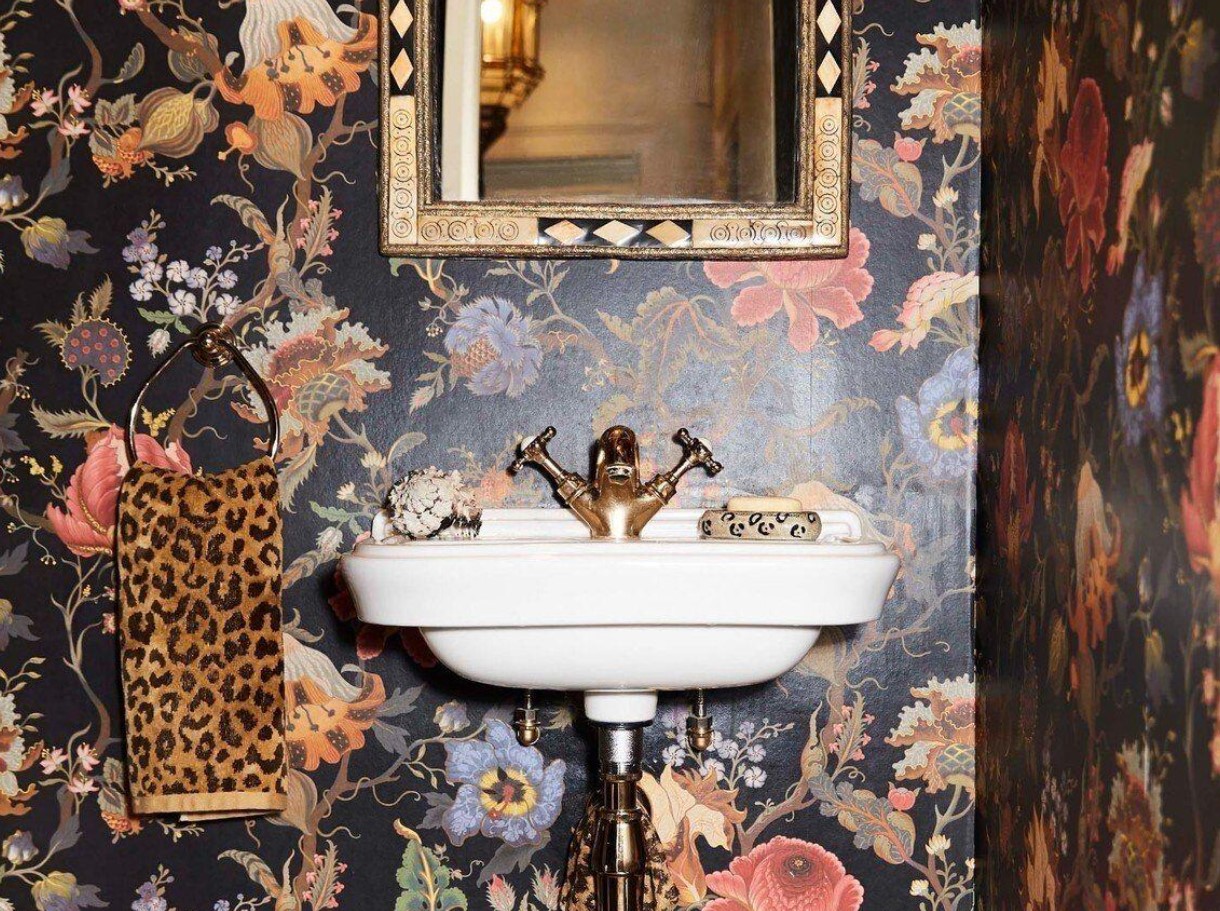 Флоралы, готика и люкс: почему House of Hackney стали культовыми
