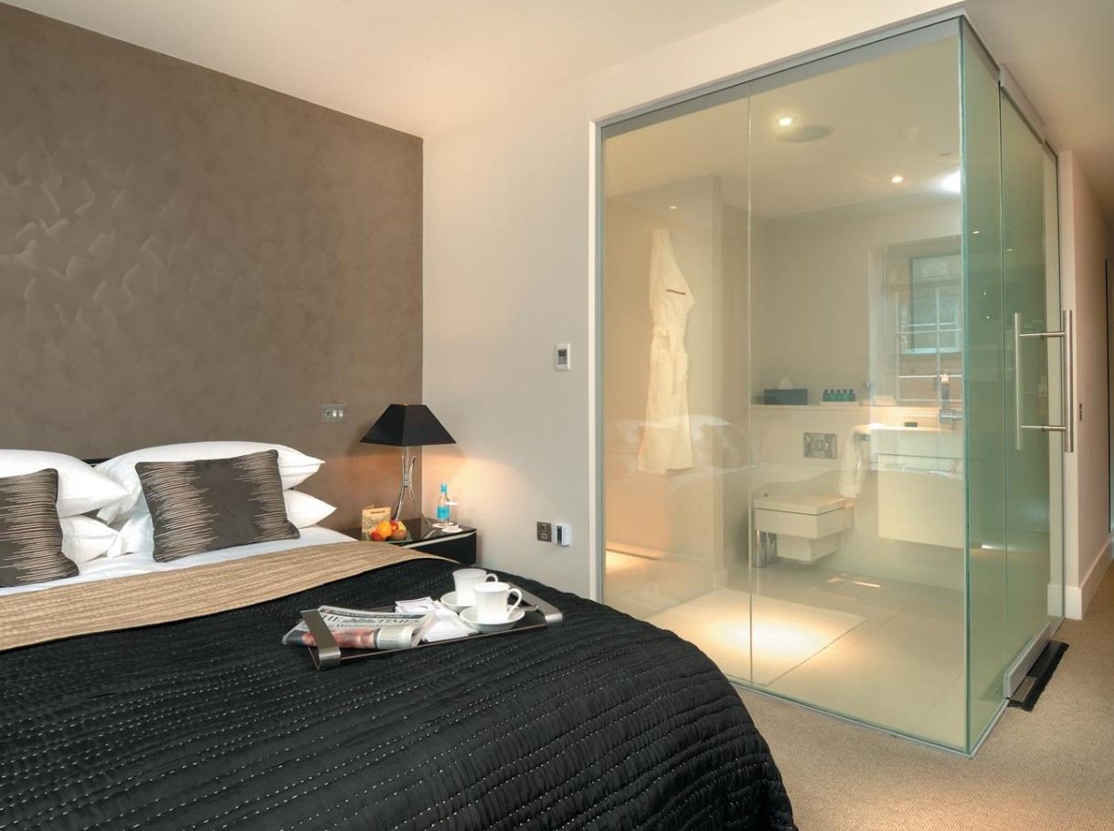 Smart Glass в ванной комнате и спальне