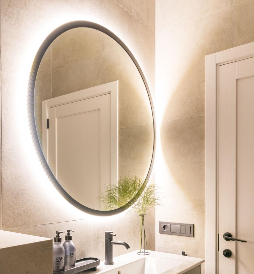 Зеркала нового поколения: почему smoked, bronze и backlit mirror меняют современные интерьеры